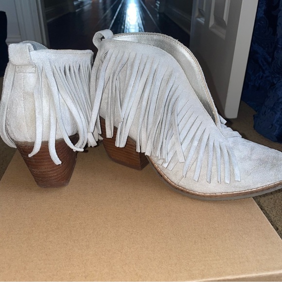 Cowgirl Ankle Boot! - Picture 3 of 4